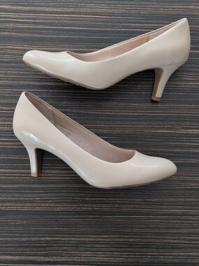 Life Stride Beige Heels